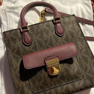 Michael kors purse